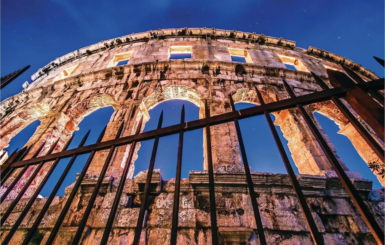 Awesome Apartment In Pula With Wifi