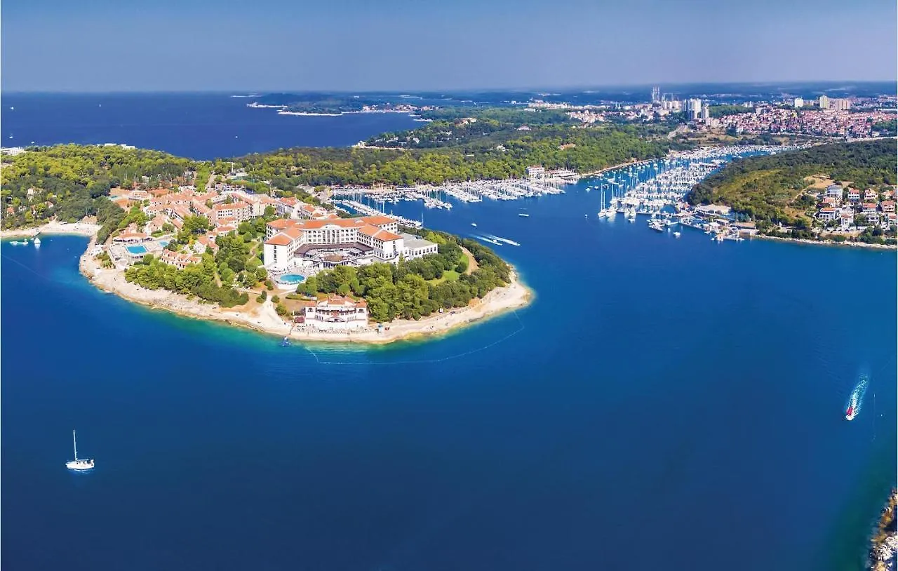 Awesome Apartment In Pula With Wifi